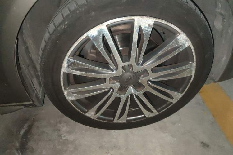 Used Audi A4L 2012 2.0 TFSI Automatic Technology Model Right Front Wheel Hub