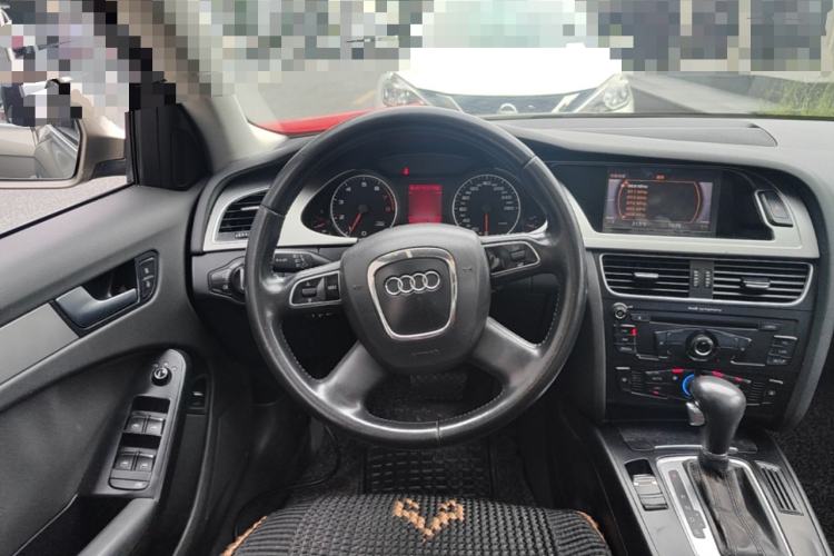 Used Audi A4L 2012 2.0 TFSI automatic standard version Steering Wheel
