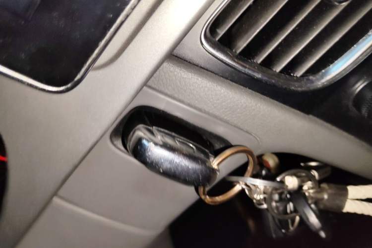 Used Audi A4L 2012 2.0 TFSI automatic Comfort trim level Vehicle Key
