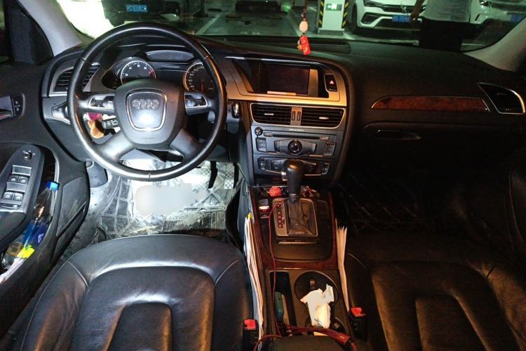Used Audi A4L 2012 2.0 TFSI automatic sporty version Center Console