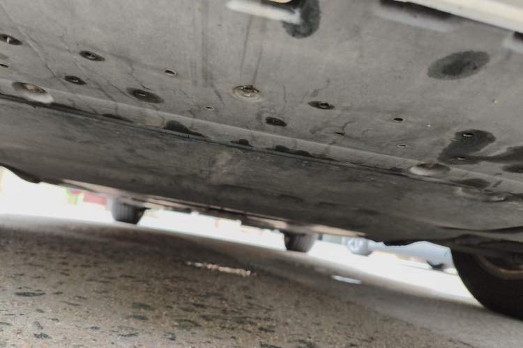 Used Audi A4L 2012 2.0 TFSI automatic Comfort trim level Chassis Front