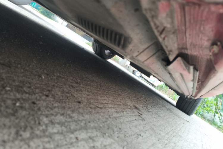 Used Audi A4L 2012 2.0 TFSI automatic standard version Chassis Front Left