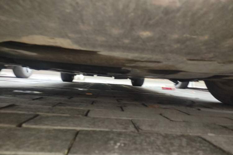 Used Audi A4L 2012 2.0 TFSI automatic standard version Chassis Front
