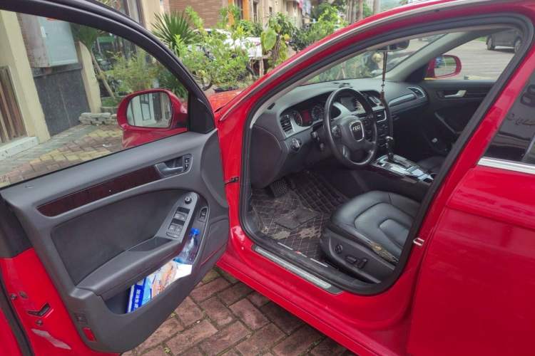 Used Audi A4L 2012 2.0 TFSI automatic standard version Driver Seat