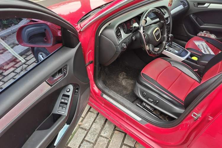 Used Audi A4L 2012 2.0 TFSI automatic standard version Driver Seat