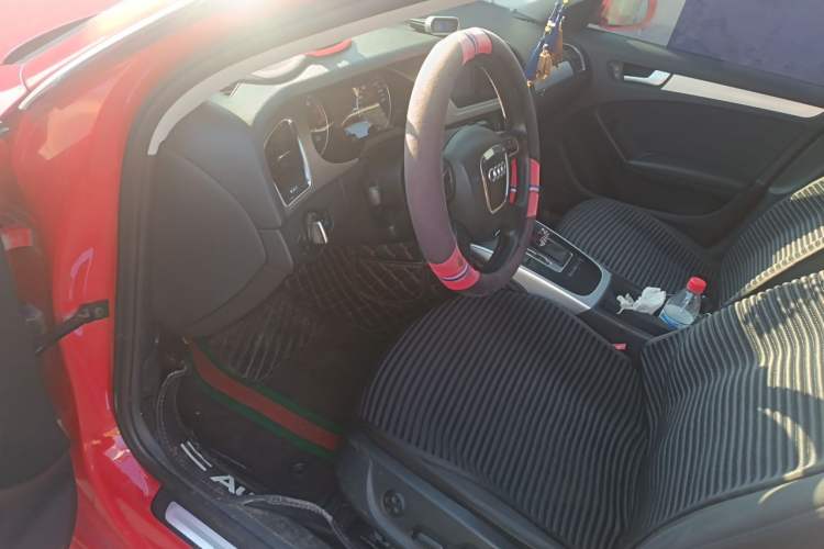 Used Audi A4L 2012 2.0 TFSI automatic standard version Driver Seat