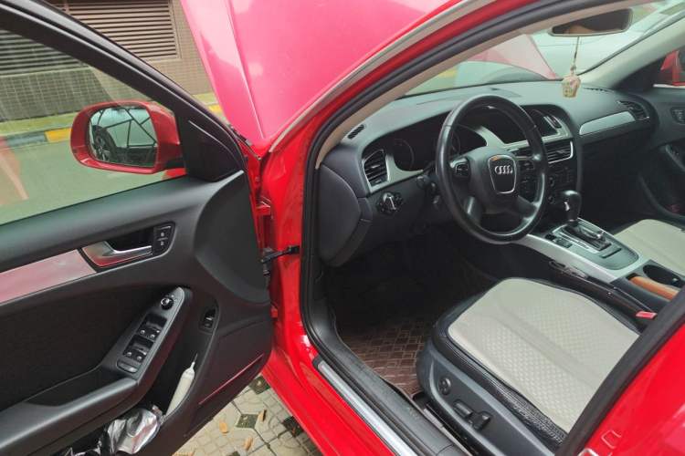 Used Audi A4L 2012 2.0 TFSI automatic standard version Driver Seat