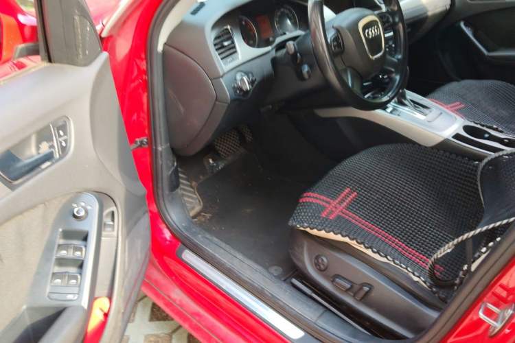 Used Audi A4L 2012 2.0 TFSI automatic sporty version Driver Seat