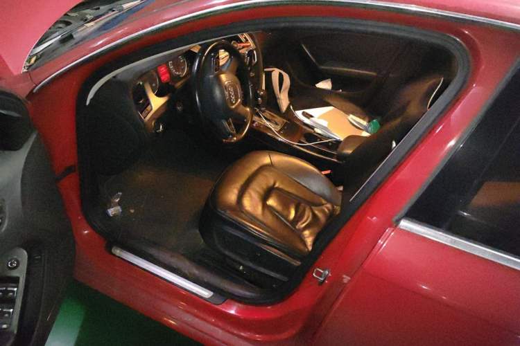 Used Audi A4L 2012 2.0 TFSI automatic Comfort trim level Driver Seat