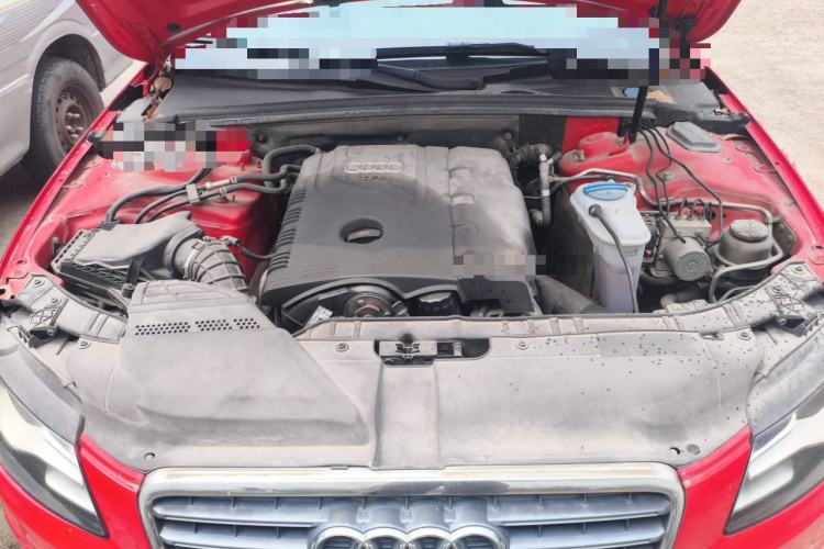 Used Audi A4L 2012 2.0 TFSI automatic standard version Engine Bay