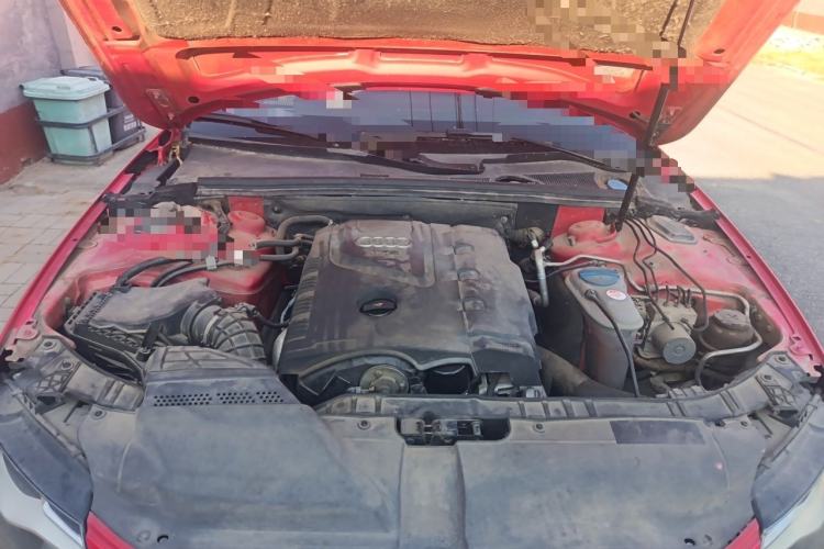 Used Audi A4L 2012 2.0 TFSI automatic standard version Engine Bay
