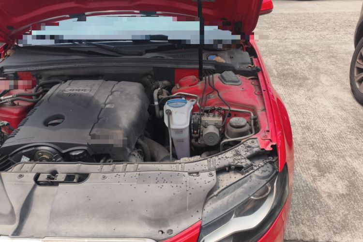 Used Audi A4L 2012 2.0 TFSI automatic standard version Engine Bay Left