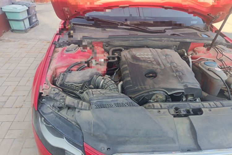 Used Audi A4L 2012 2.0 TFSI automatic standard version Engine Bay Right