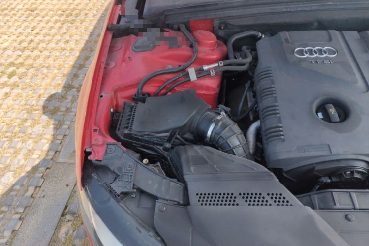 Used Audi A4L 2012 2.0 TFSI automatic Comfort trim level Engine Bay Right