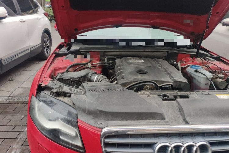 Used Audi A4L 2012 2.0 TFSI automatic standard version Engine Bay Right