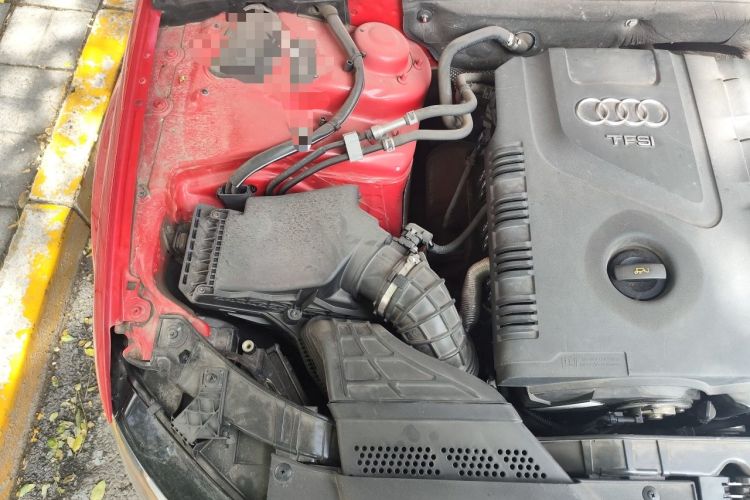 Used Audi A4L 2012 2.0 TFSI automatic Comfort trim level Engine Bay Right