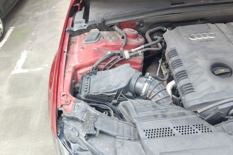 Used Audi A4L 2012 2.0 TFSI automatic Comfort trim level Engine Bay Right