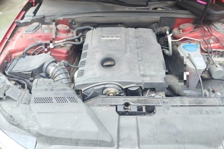 Used Audi A4L 2012 2.0 TFSI automatic Comfort trim level Engine Bay