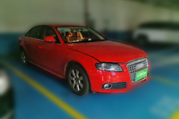 Used Audi A4L 2012 2.0 TFSI automatic Comfort trim level Front Right 45 Deg