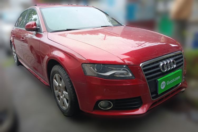 Used Audi A4L 2012 2.0 TFSI automatic Comfort trim level Front Right 45 Deg