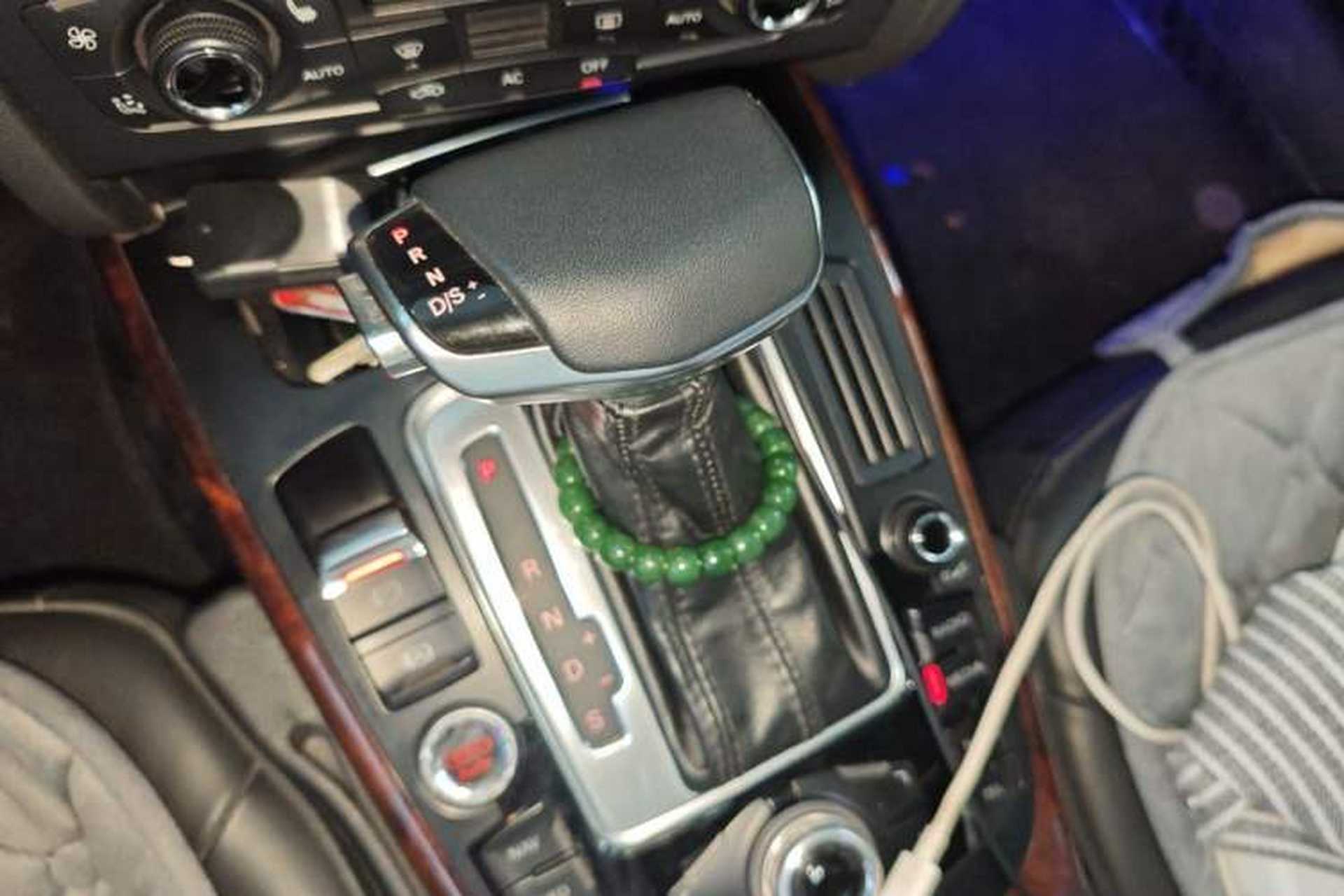 Used Audi A4L 2012 2.0 TFSI Automatic Technology Model Gear Lever