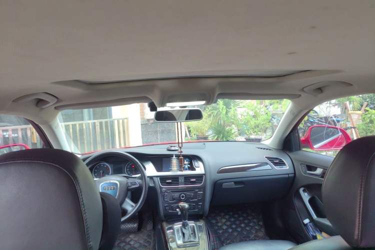 Used Audi A4L 2012 2.0 TFSI automatic standard version Headliner
