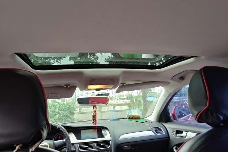 Used Audi A4L 2012 2.0 TFSI automatic standard version Headliner