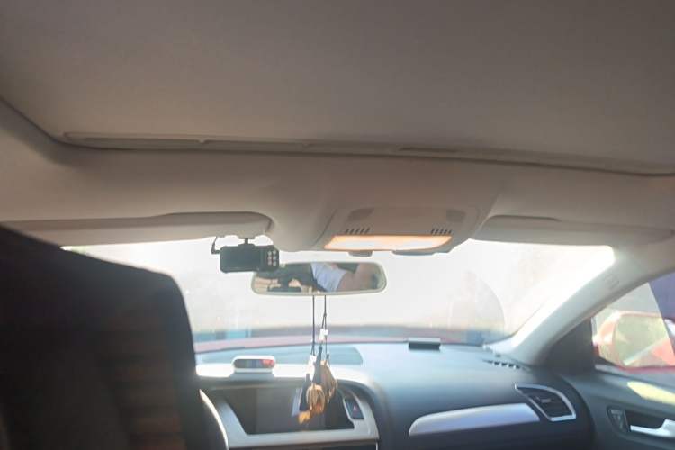 Used Audi A4L 2012 2.0 TFSI automatic standard version Headliner