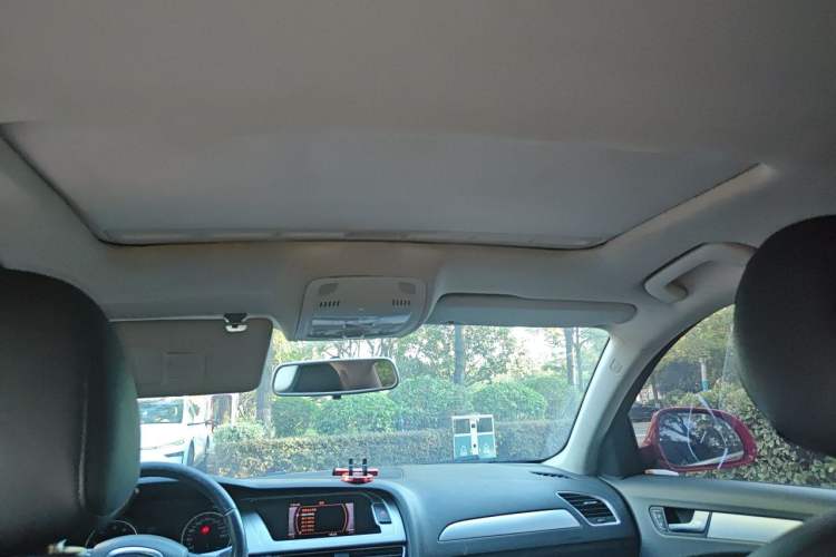 Used Audi A4L 2012 2.0 TFSI automatic standard version Headliner