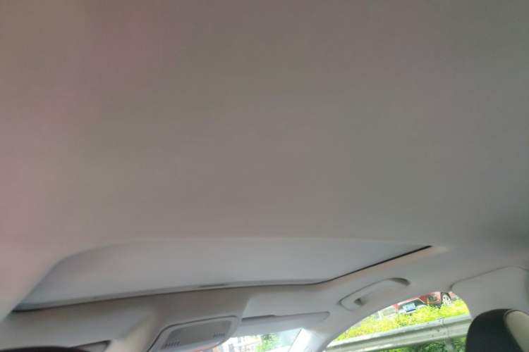 Used Audi A4L 2012 2.0 TFSI automatic Comfort trim level Headliner