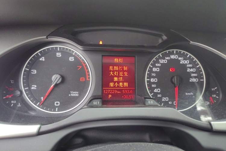 Used Audi A4L 2012 2.0 TFSI automatic standard version Instrument Cluster