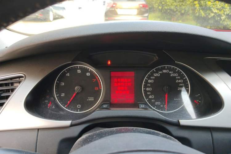 Used Audi A4L 2012 2.0 TFSI automatic sporty version Instrument Cluster