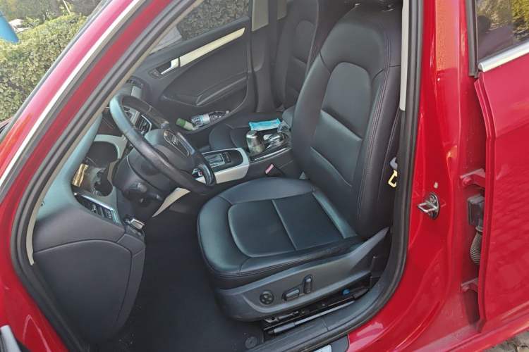 Used Audi A4L 2012 2.0 TFSI automatic standard version Left Front Seat