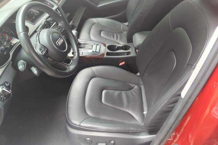 Used Audi A4L 2012 2.0 TFSI automatic Comfort trim level Left Front Seat
