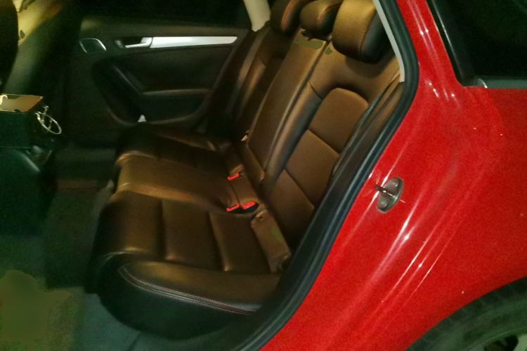 Used Audi A4L 2012 2.0 TFSI automatic Comfort trim level Left Rear Seat