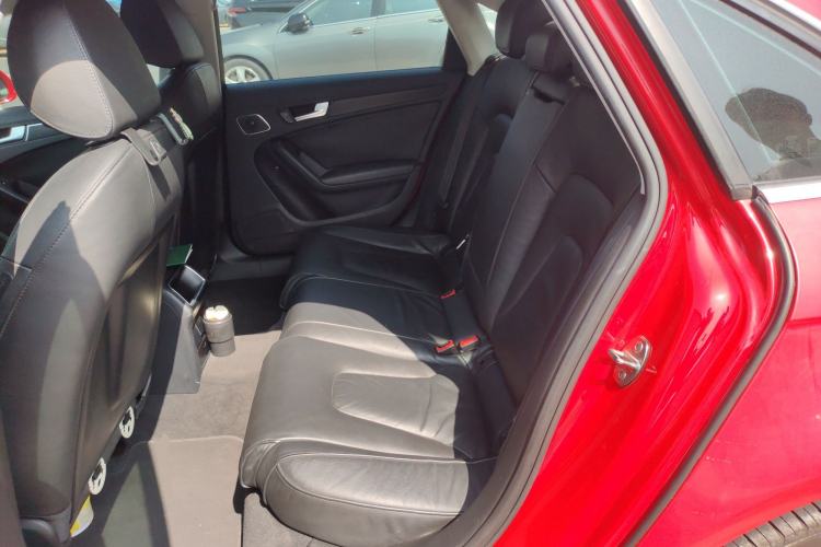 Used Audi A4L 2012 2.0 TFSI automatic Comfort trim level Left Rear Seat