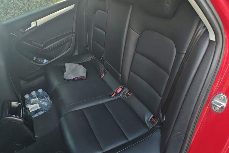 Used Audi A4L 2012 2.0 TFSI automatic standard version Left Rear Seat