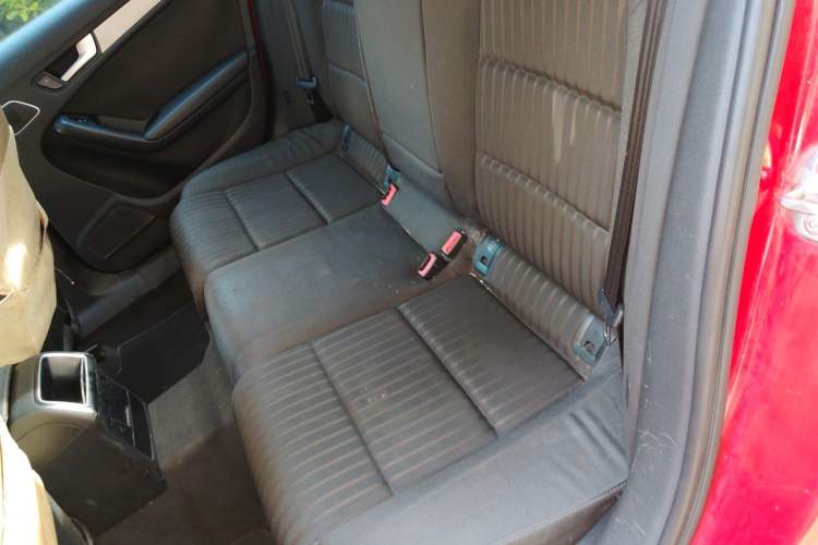Used Audi A4L 2012 2.0 TFSI automatic sporty version Left Rear Seat