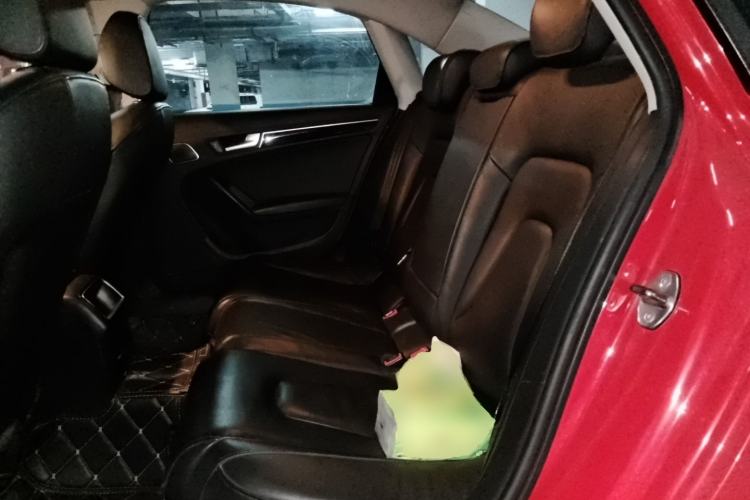 Used Audi A4L 2012 2.0 TFSI automatic Comfort trim level Left Rear Seat