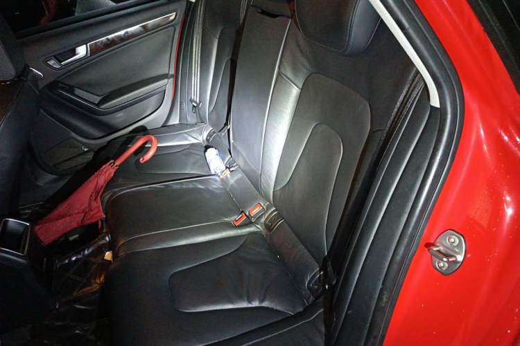 Used Audi A4L 2012 2.0 TFSI automatic sporty version Left Rear Seat