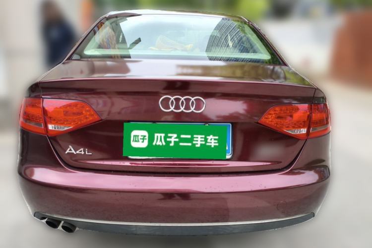 Used Audi A4L 2012 2.0 TFSI automatic Comfort trim level Rear