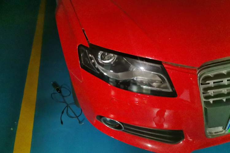 Used Audi A4L 2012 2.0 TFSI automatic Comfort trim level Right Front Headlight