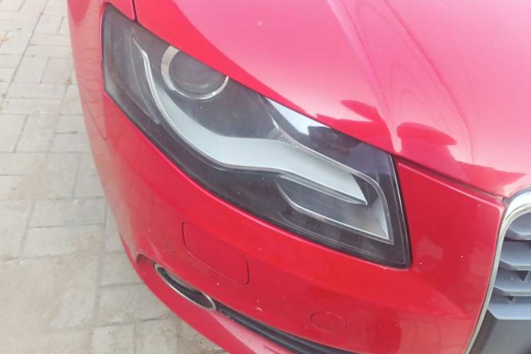 Used Audi A4L 2012 2.0 TFSI automatic standard version Right Front Headlight