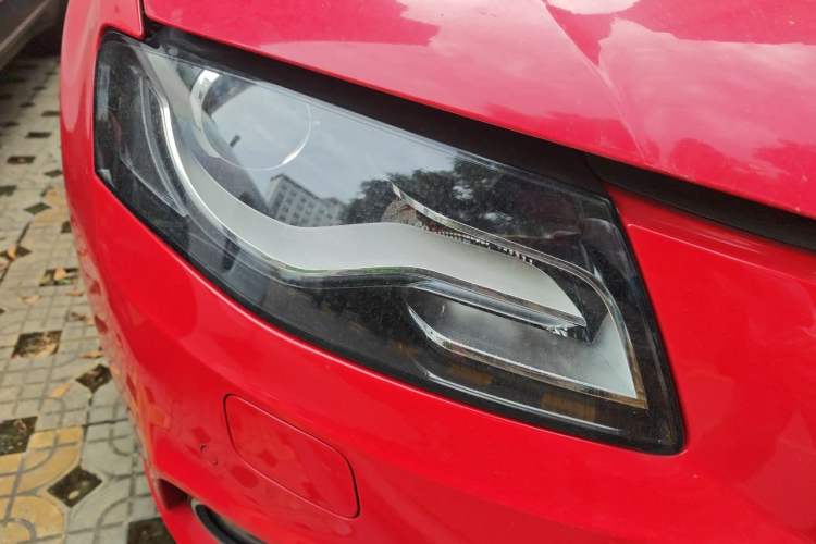 Used Audi A4L 2012 2.0 TFSI automatic standard version Right Front Headlight