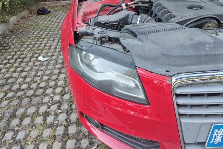 Used Audi A4L 2012 2.0 TFSI automatic standard version Right Front Headlight