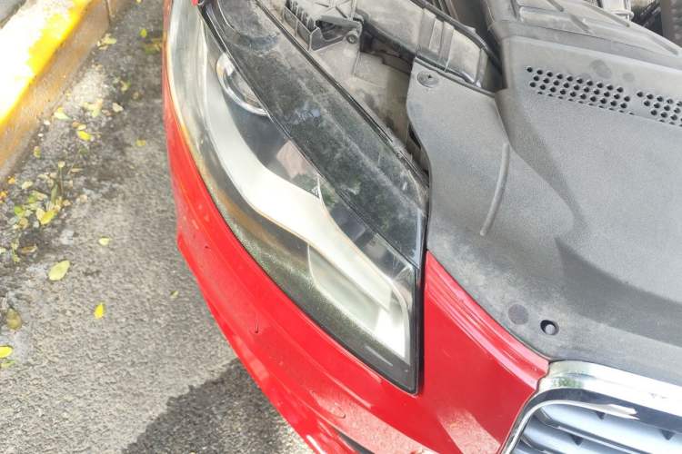 Used Audi A4L 2012 2.0 TFSI automatic Comfort trim level Right Front Headlight