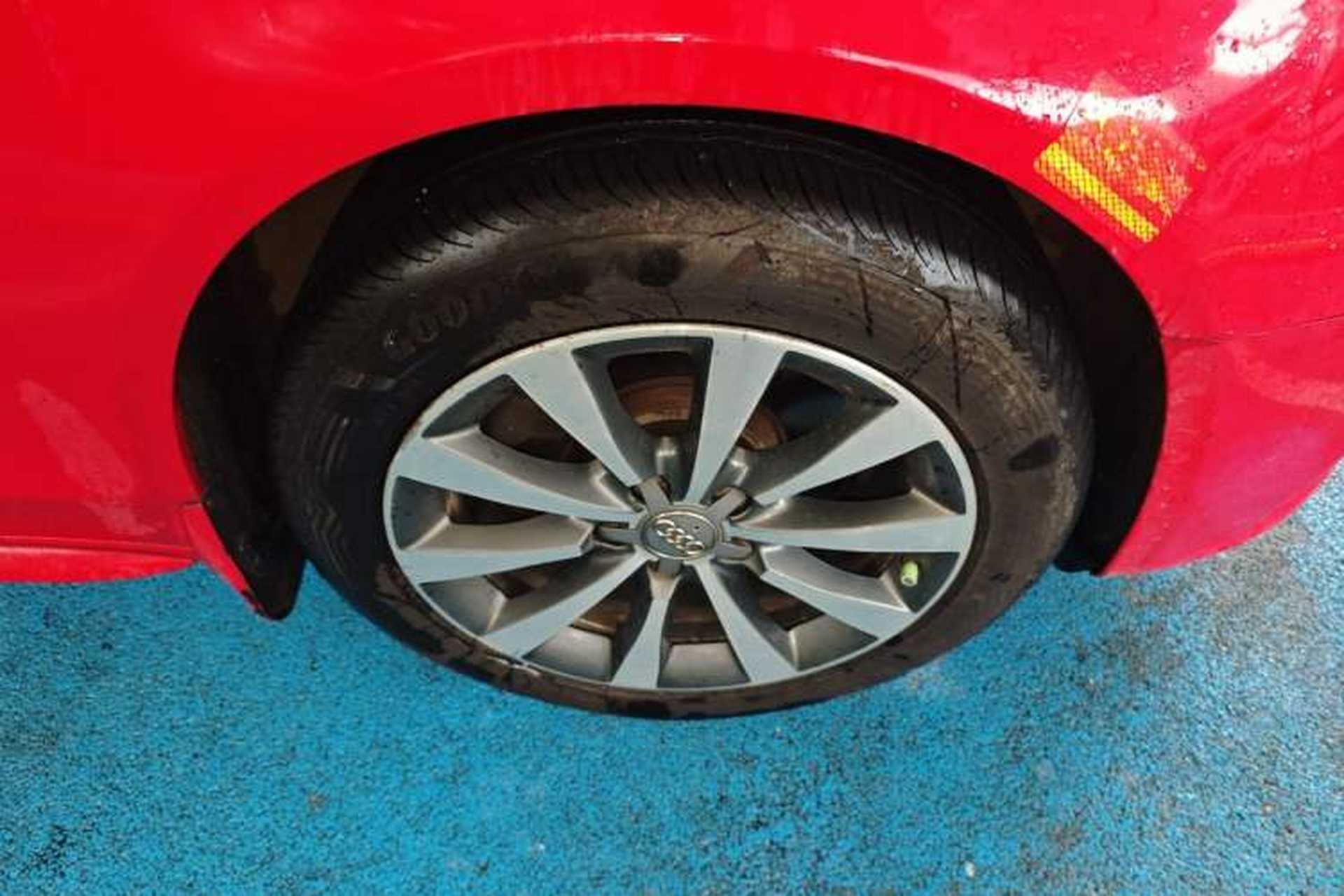 Used Audi A4L 2012 2.0 TFSI Automatic Technology Model Right Front Wheel Hub