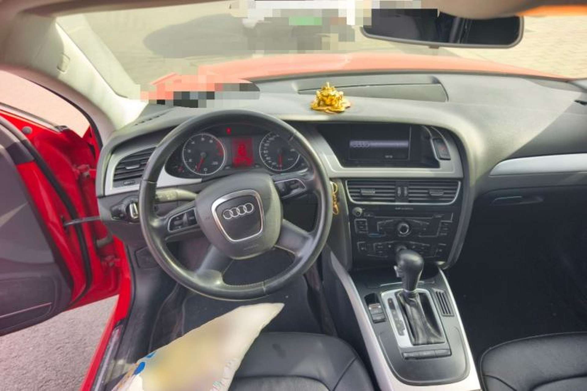Used Audi A4L 2012 2.0 TFSI automatic standard version Steering Wheel