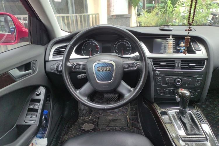 Used Audi A4L 2012 2.0 TFSI automatic standard version Steering Wheel