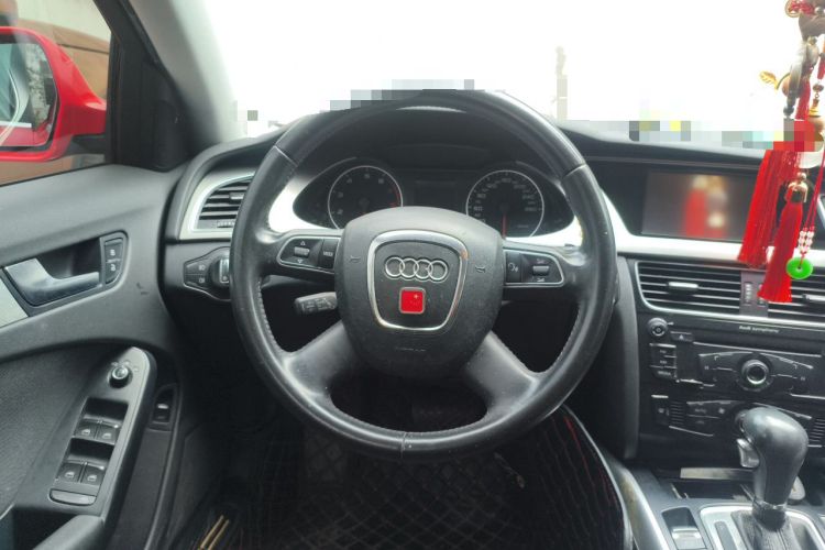 Used Audi A4L 2012 2.0 TFSI automatic standard version Steering Wheel